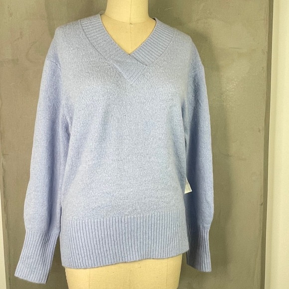 Cozy V-Neck Sweater - Picture 4 of 9